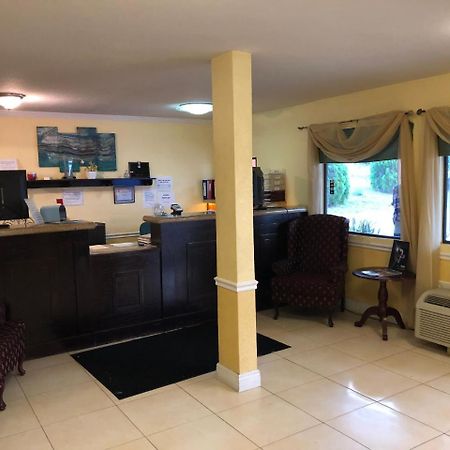 Executive Garden Titusville Hotel Bagian luar foto