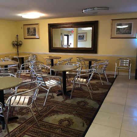 Executive Garden Titusville Hotel Bagian luar foto