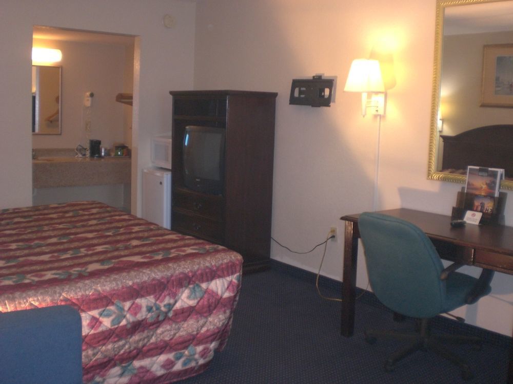 Executive Garden Titusville Hotel Bagian luar foto