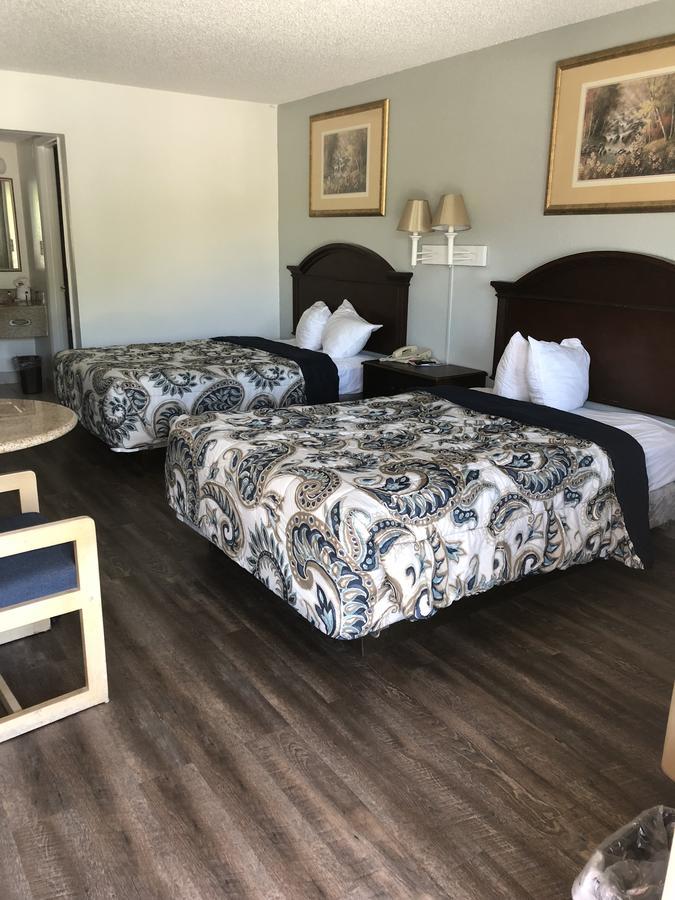 Executive Garden Titusville Hotel Bagian luar foto