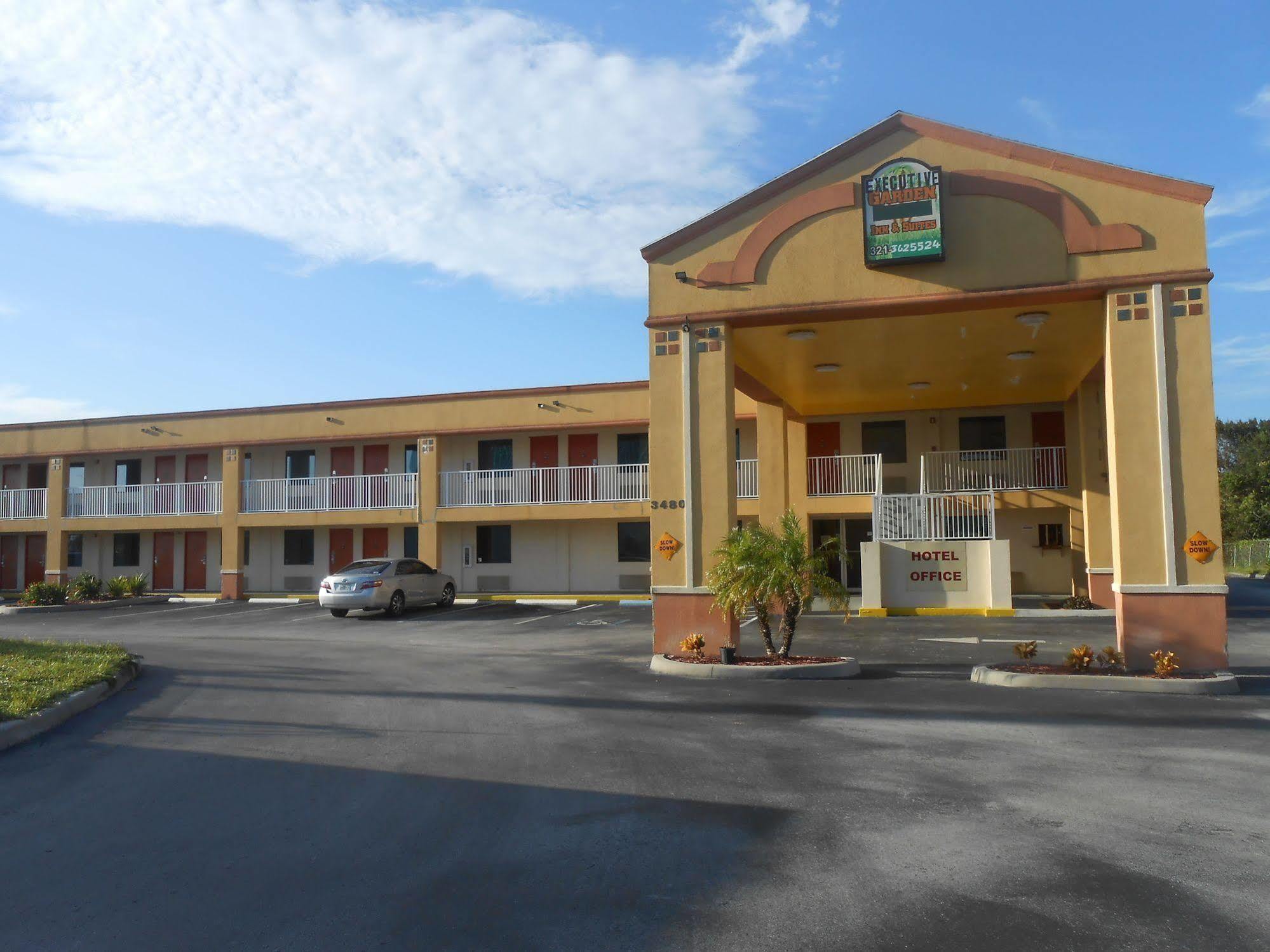 Executive Garden Titusville Hotel Bagian luar foto