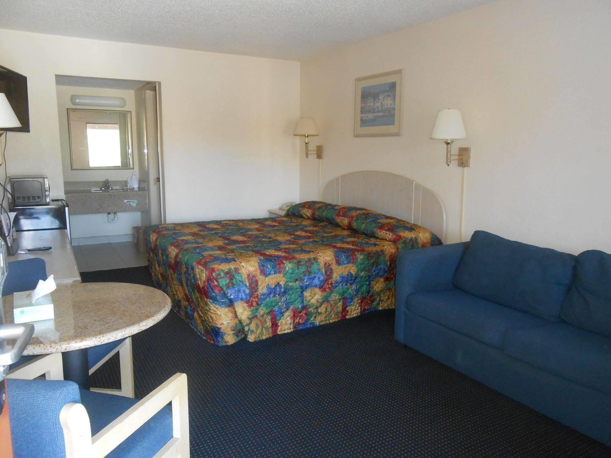 Executive Garden Titusville Hotel Bagian luar foto