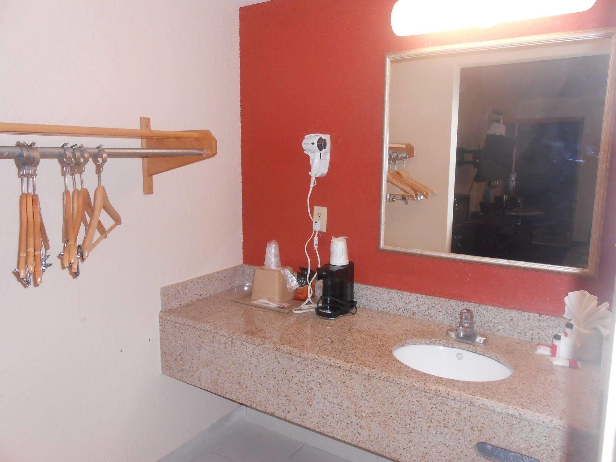 Executive Garden Titusville Hotel Bagian luar foto