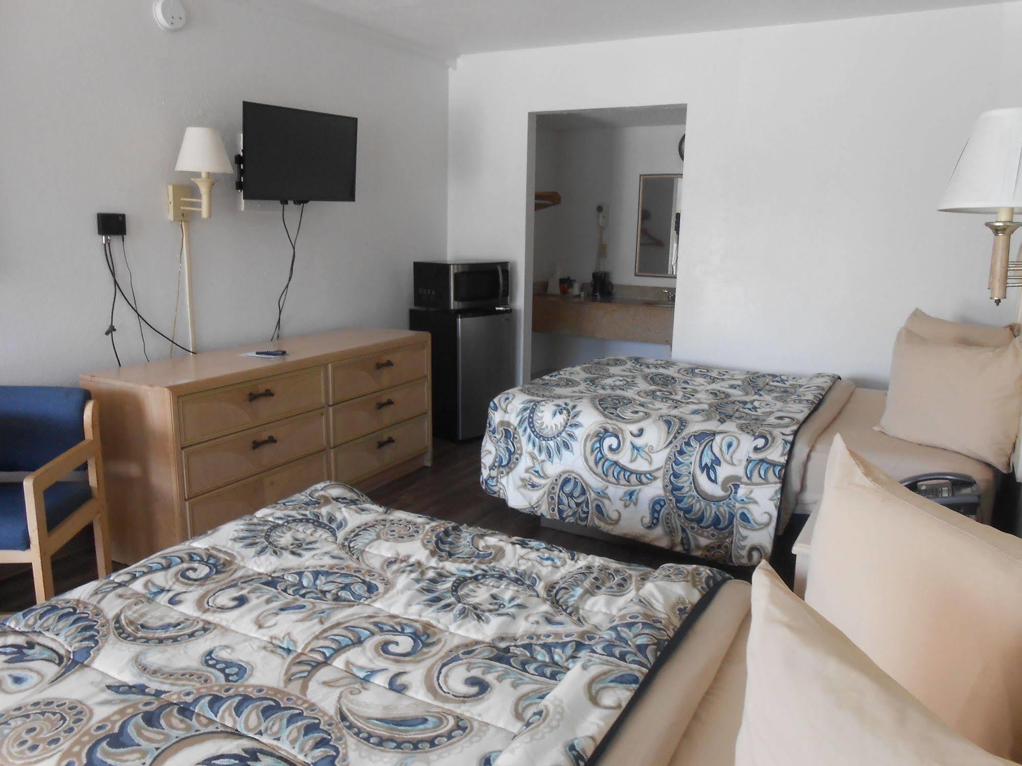 Executive Garden Titusville Hotel Bagian luar foto