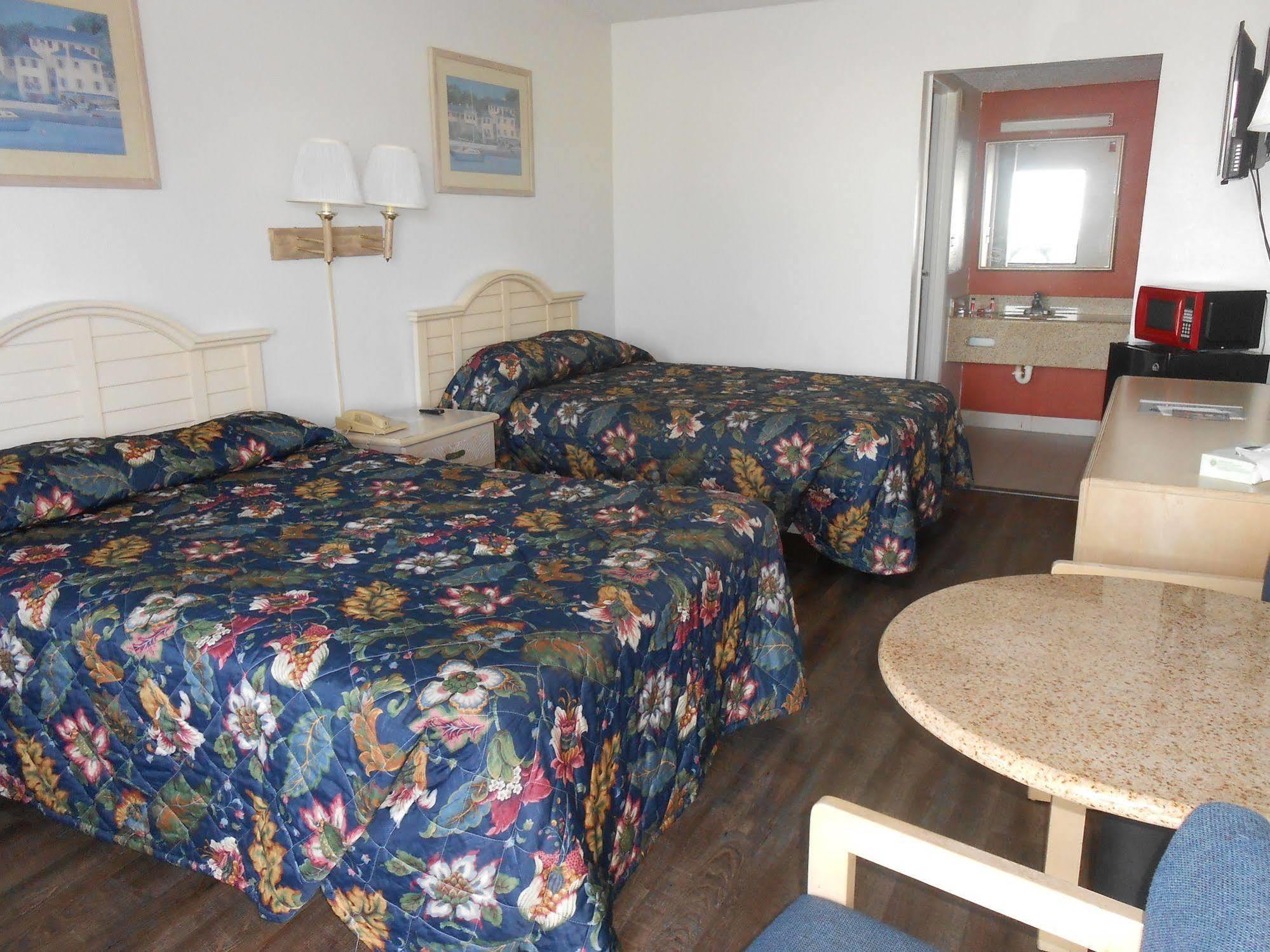 Executive Garden Titusville Hotel Bagian luar foto