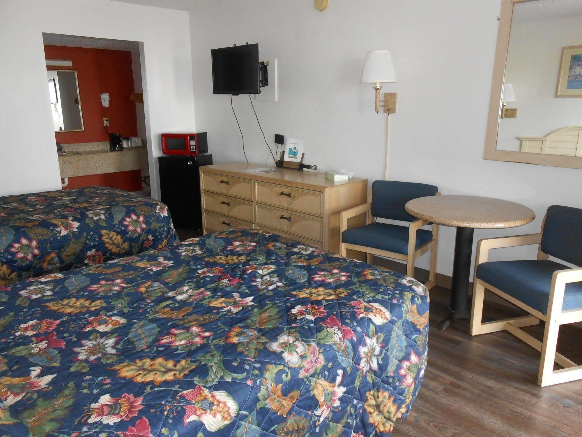 Executive Garden Titusville Hotel Bagian luar foto