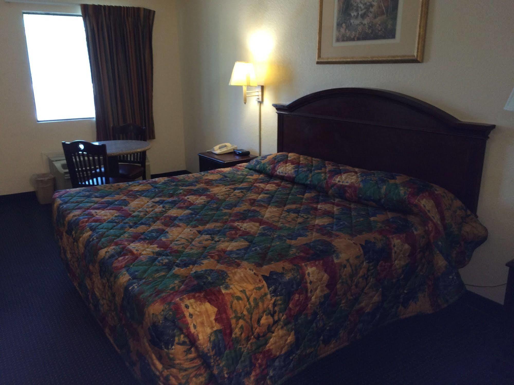 Executive Garden Titusville Hotel Bagian luar foto