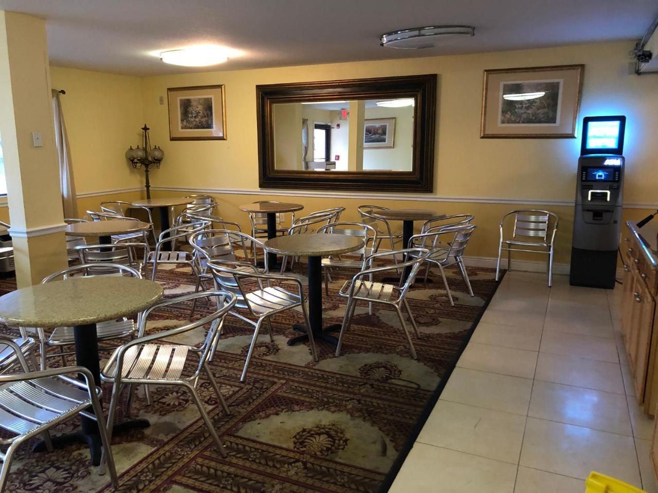 Executive Garden Titusville Hotel Bagian luar foto