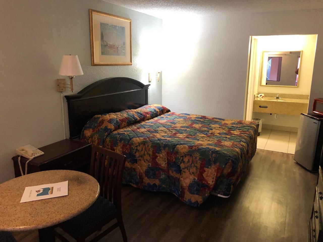 Executive Garden Titusville Hotel Bagian luar foto