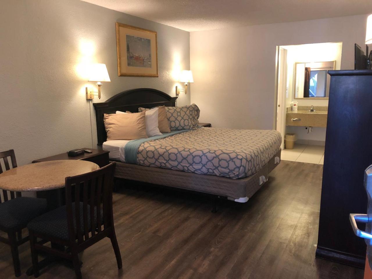 Executive Garden Titusville Hotel Bagian luar foto