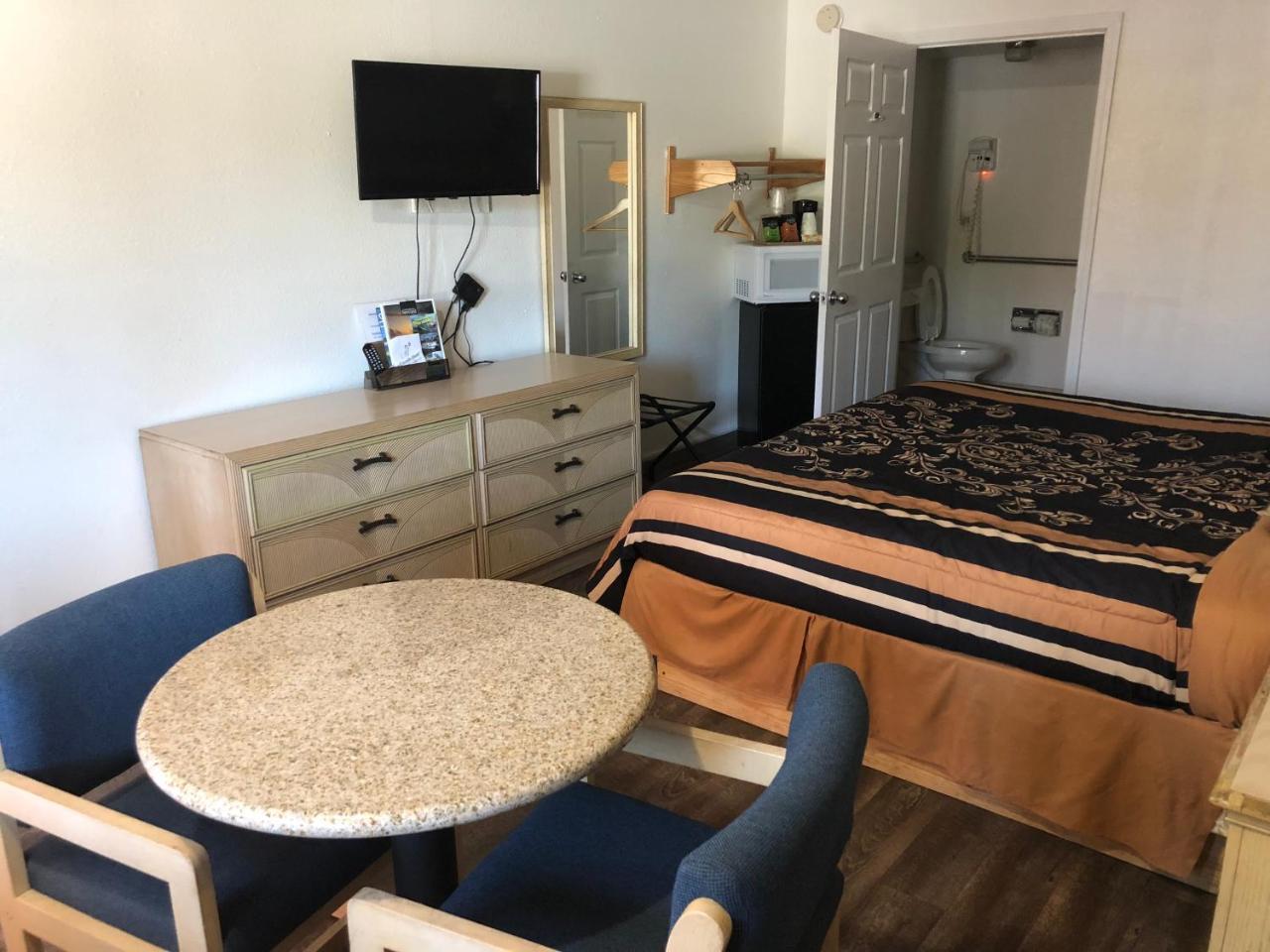 Executive Garden Titusville Hotel Bagian luar foto